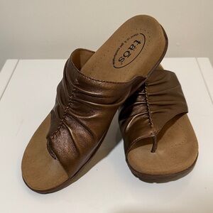 Taos Women's Gift 2 Bronze Leather Thong Sandal Size 9